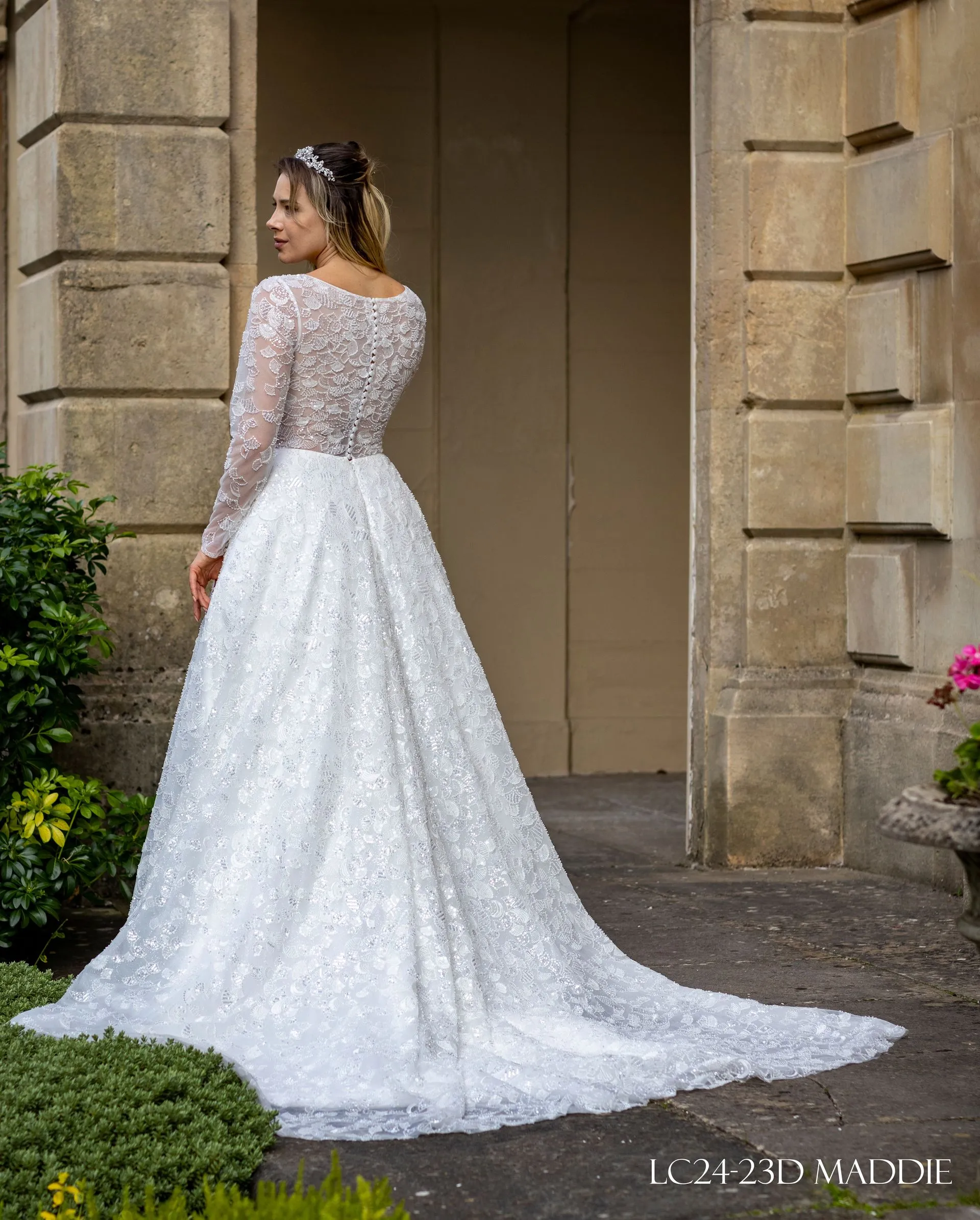 LC24-23D Long Sleeve Princess Ball Gown Wedding Dress - Image 5