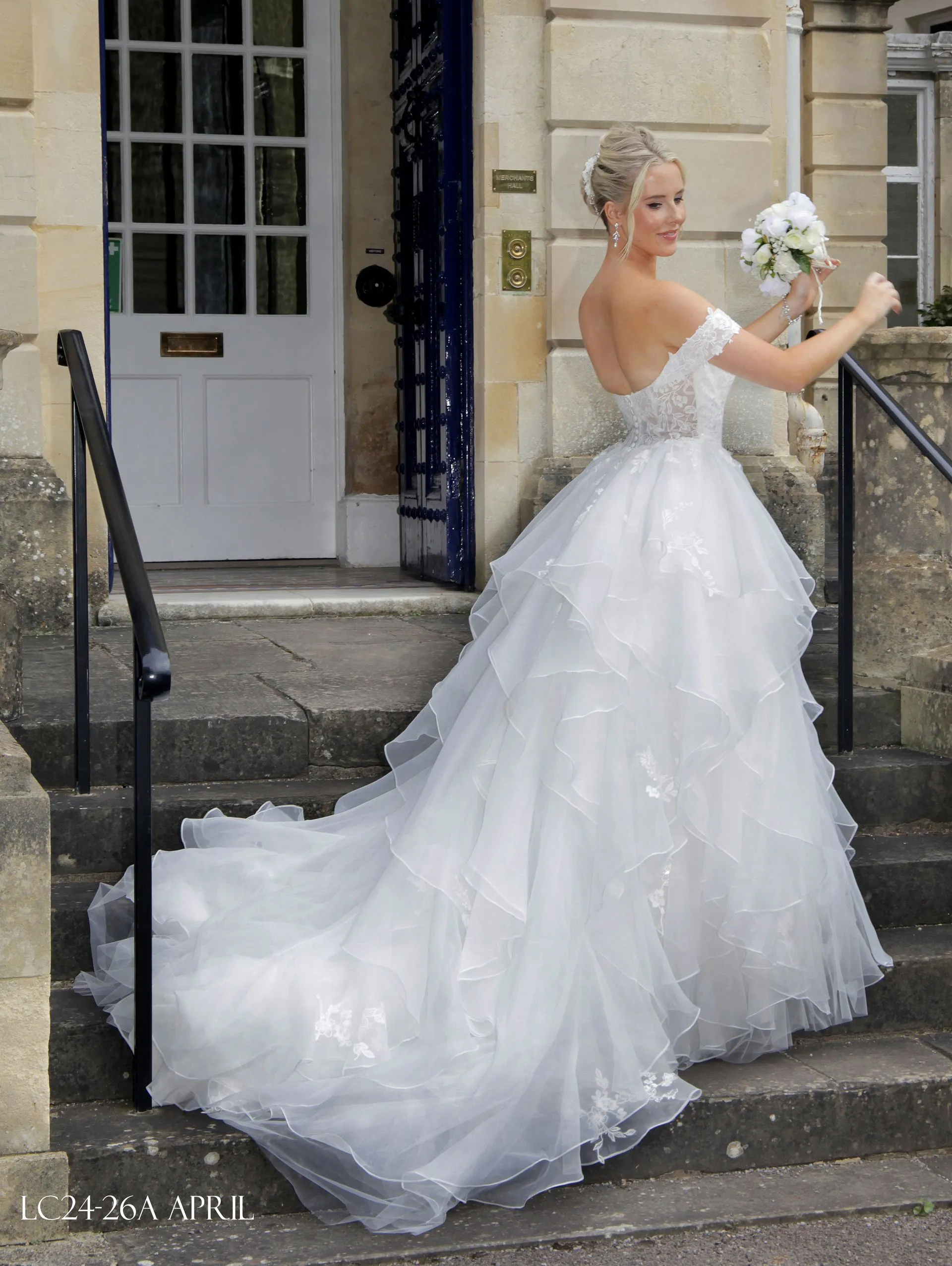 LC24-26A Sweetheart Organza Ball Gown Wedding Dress - Image 3