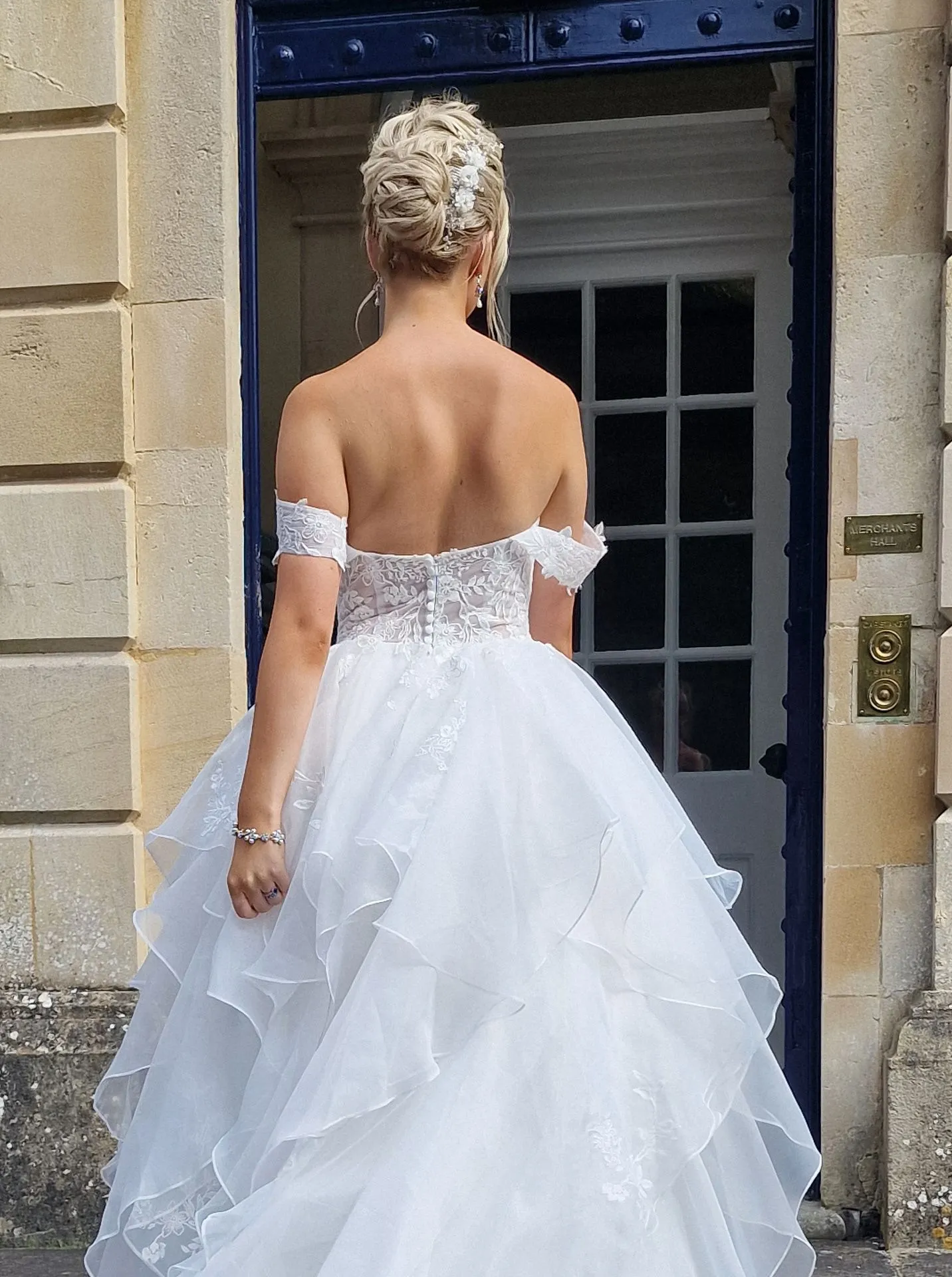 LC24-26A Sweetheart Organza Ball Gown Wedding Dress - Image 5