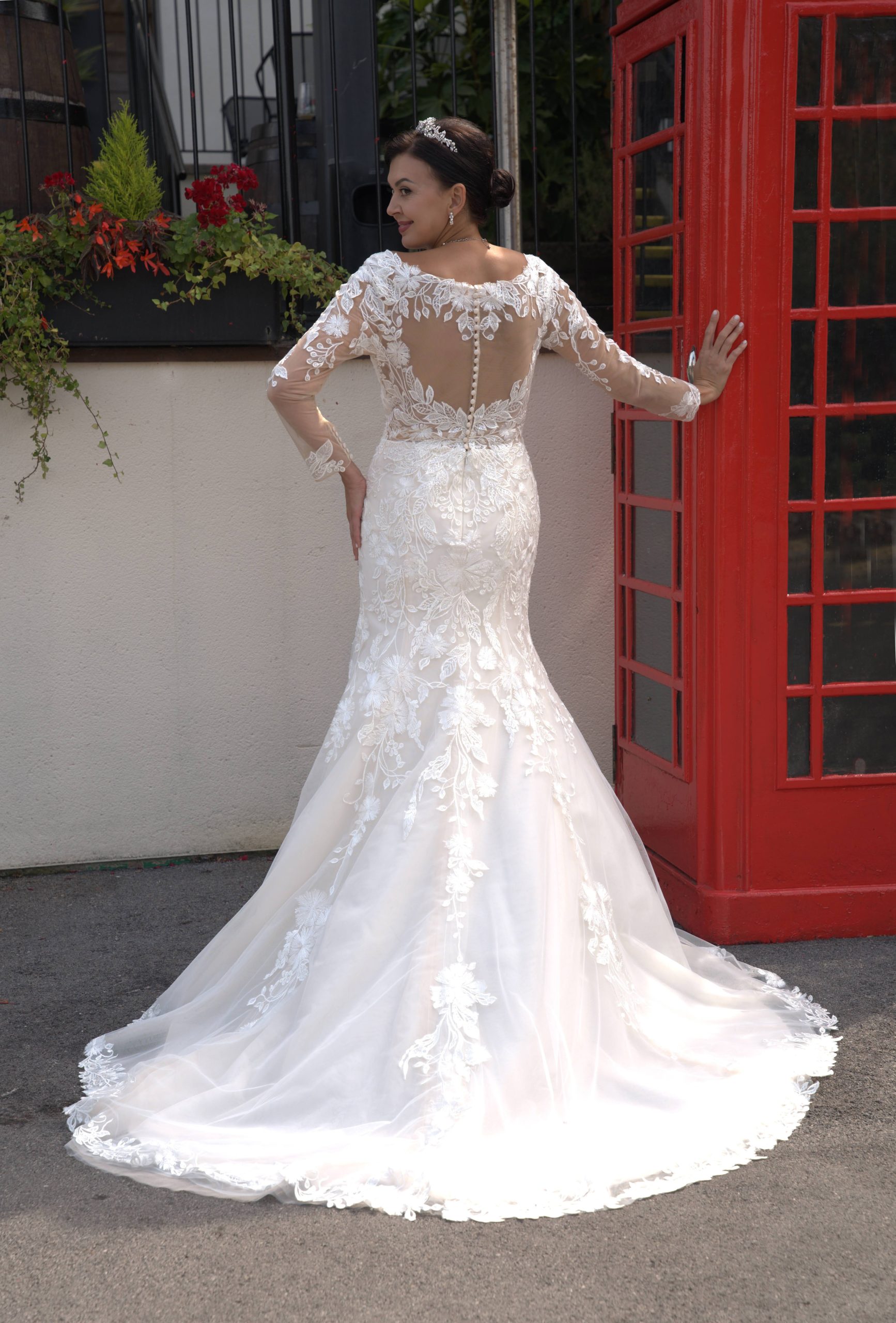 LC2704 – Elegant Nicole Lace Wedding Dress