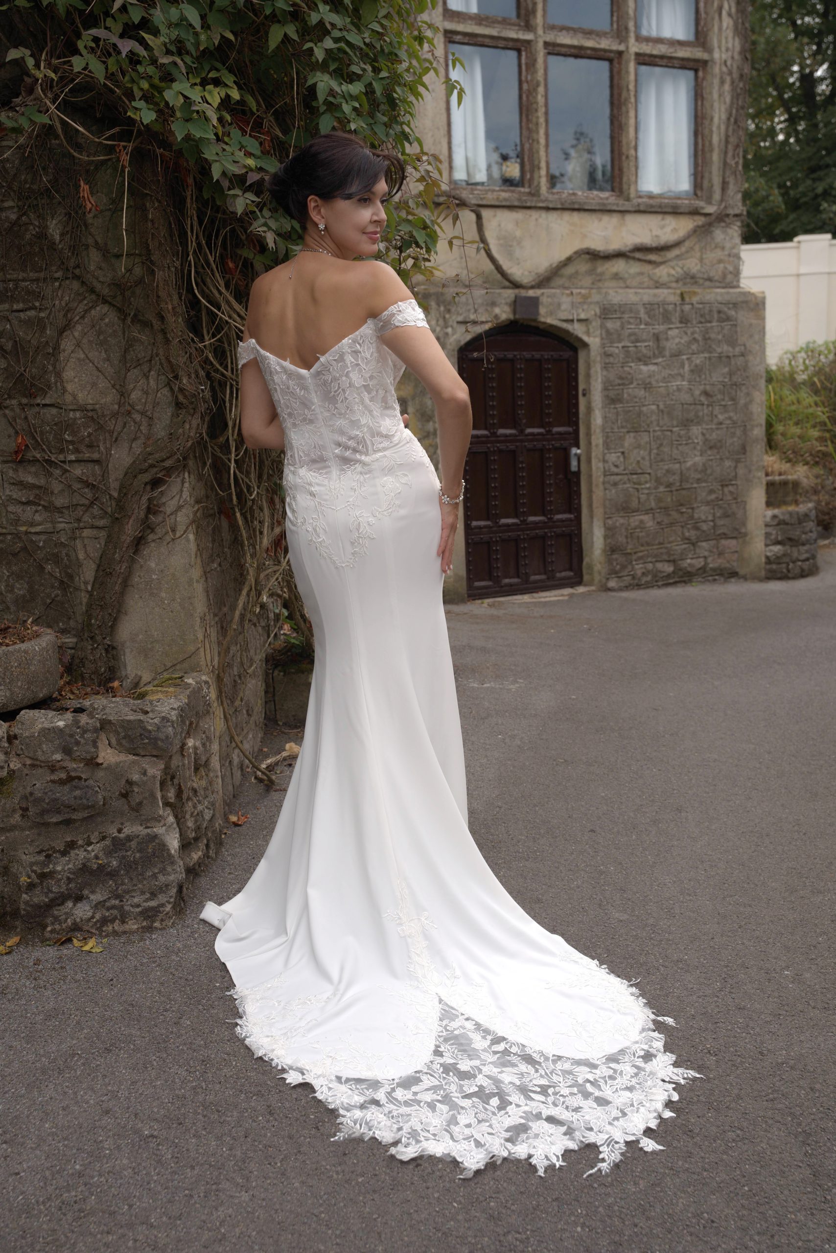LC2708 – Elegant Iryna Illusion Lace Wedding Dress - Image 6